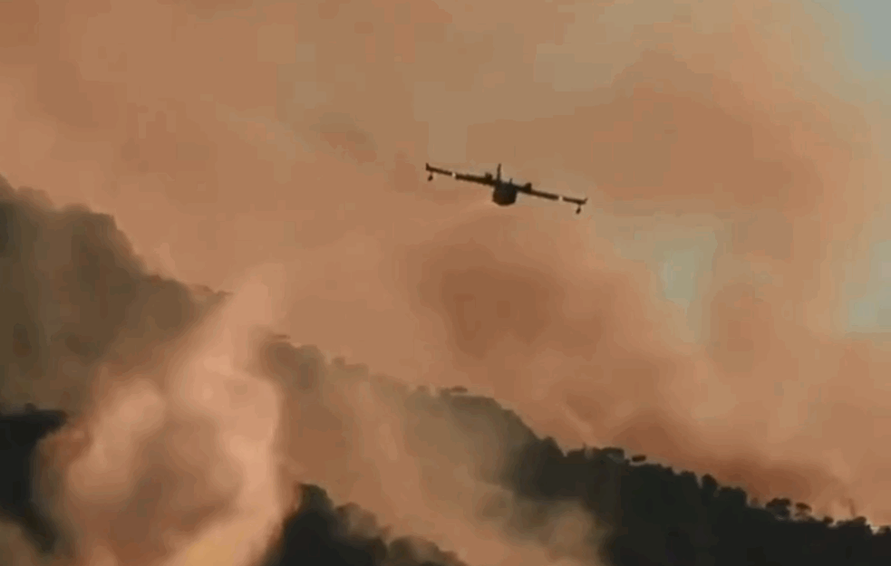 PLAMTE POŽARI U GRČKOJ: Čak više od 1.100 vatrogasaca gasi 62 žarišta (VIDEO) 
